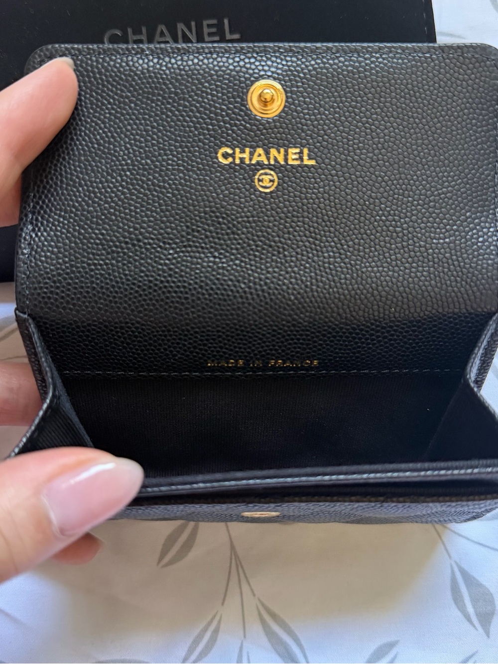CHANEL Black Quilted Caviar Leather Wallet with Gold CC Emblem - Picture 4 of 8